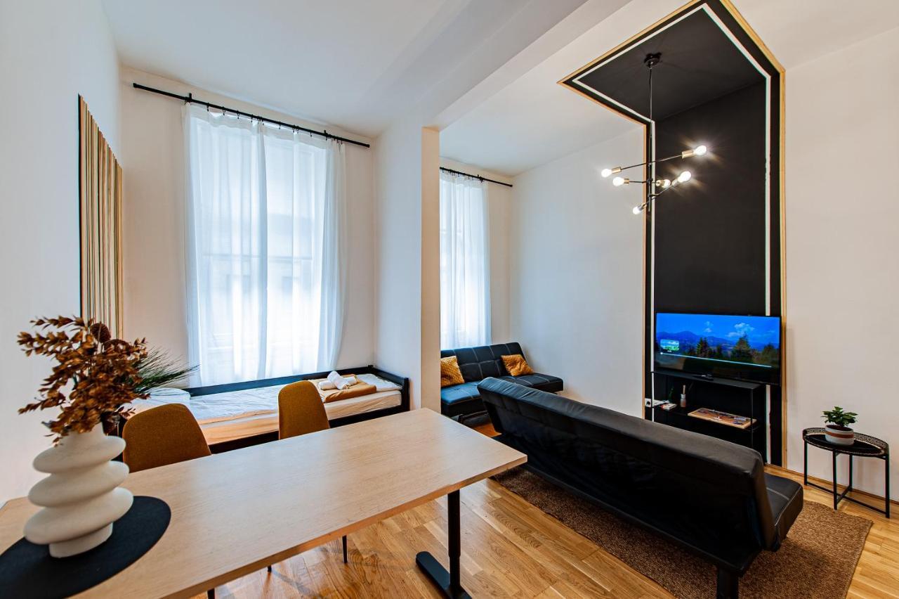 My City Apartment-Vienna Familyroom Buitenkant foto
